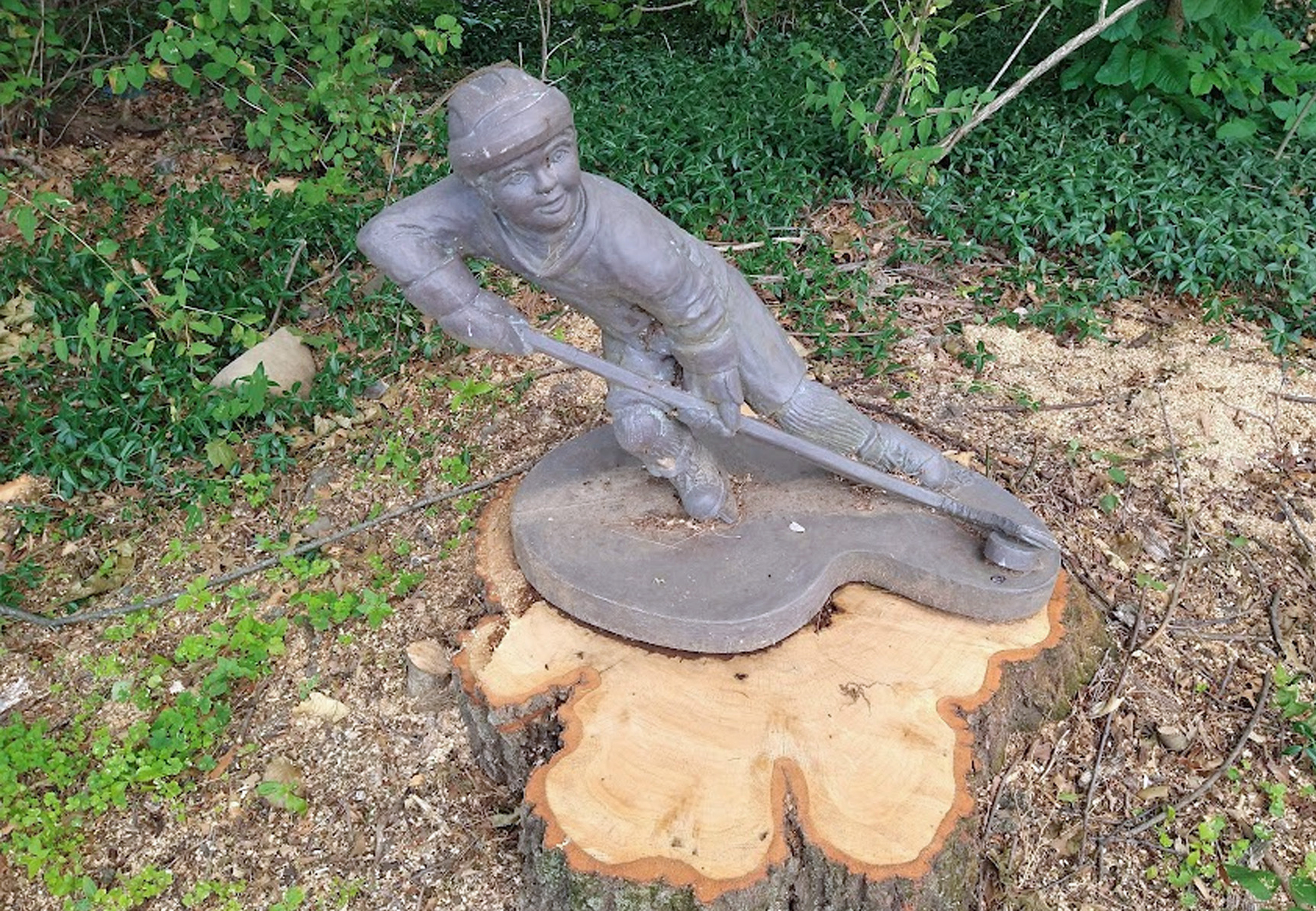 After photo of a large plant bed and mulch